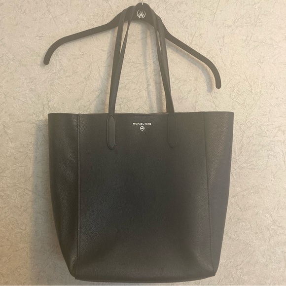 Michael Kors black pebble leather thin strap shoulder bag. Perfect laptop bag! - Picture 1 of 6